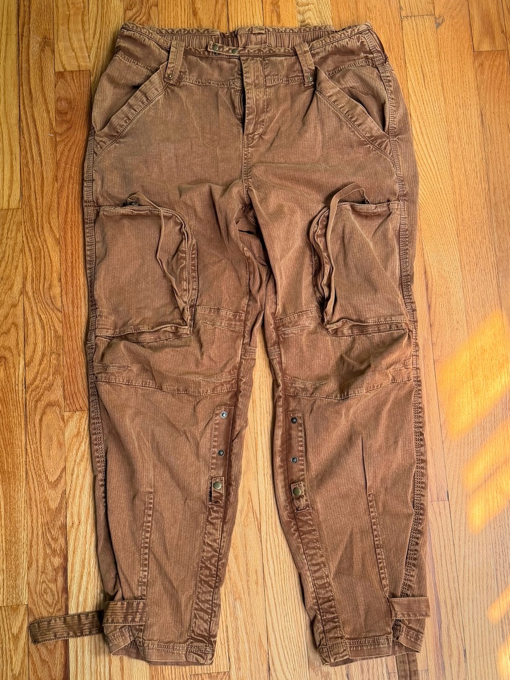 We the Free Women’s Rust Utility Cargo Pants